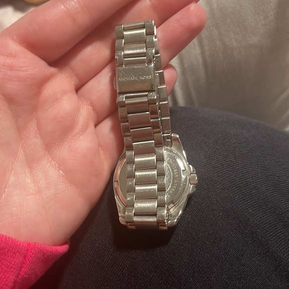 Michael kors  watch silver - Picture 2 of 2